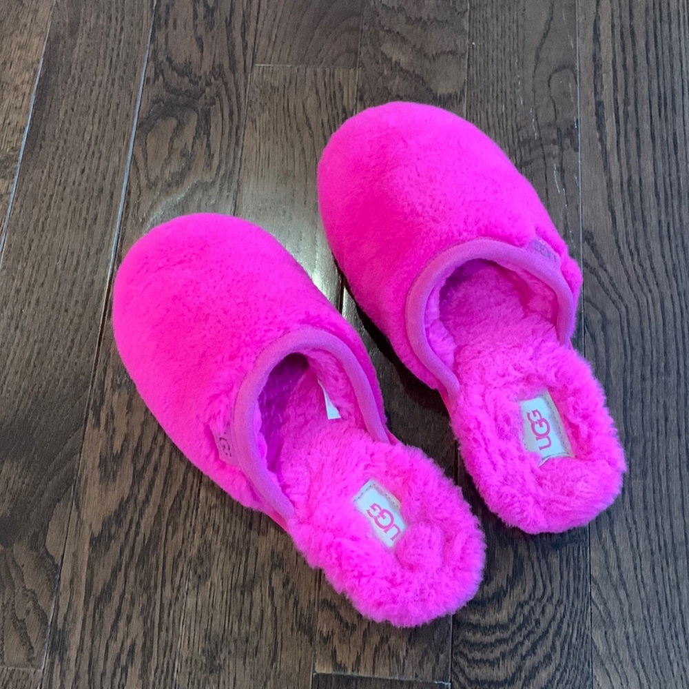 Brand new Ugg hot pink slippers